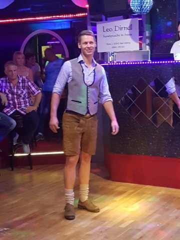 Modenschau Leo-Dirndl
