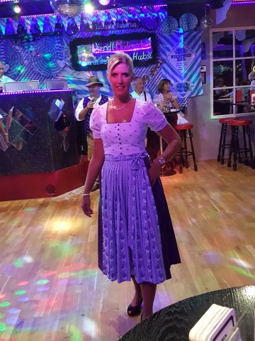 Modenschau Leo-Dirndl