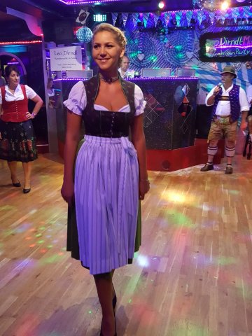 Modenschau Leo-Dirndl