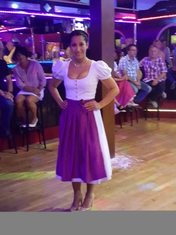 Modenschau Leo-Dirndl