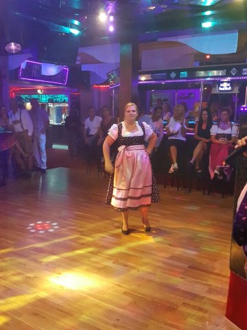 Modenschau Leo-Dirndl