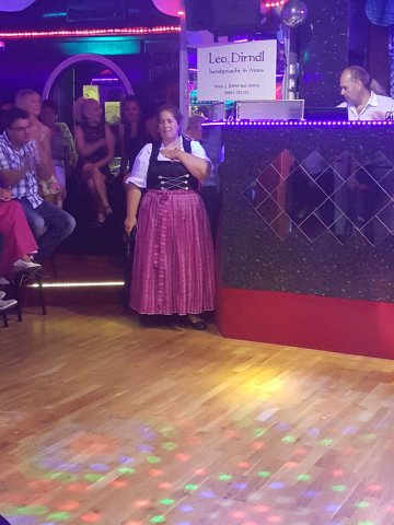 Modenschau Leo-Dirndl
