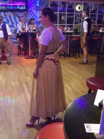 Modenschau Leo-Dirndl